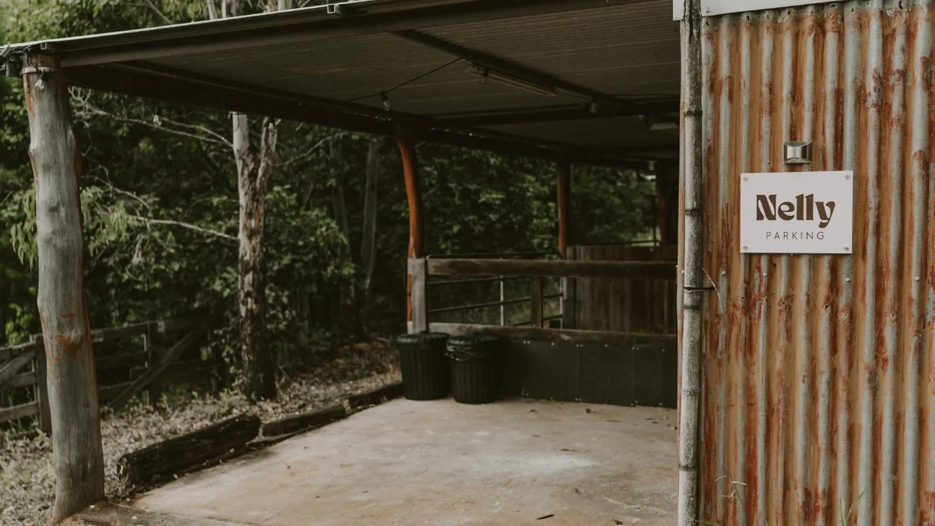 Cute, Cozy Container With Outdoor Bath Near Montville Palmwoods Holiday home