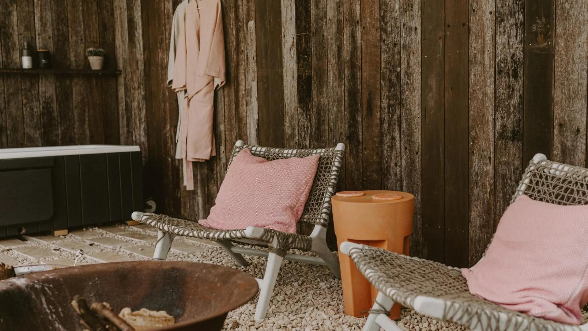 Holiday home Cute, Cozy Container With Outdoor Bath Near Montville Palmwoods Australia